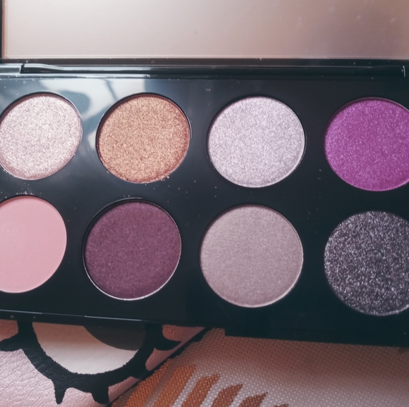 Betty Boop eyeshadow palette plus FREE matching makeup bag - black sequins - Picture 6 of 9